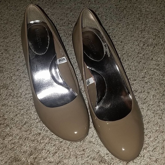 Merona Target 9 1/2 taupe colored heels - Picture 1 of 6